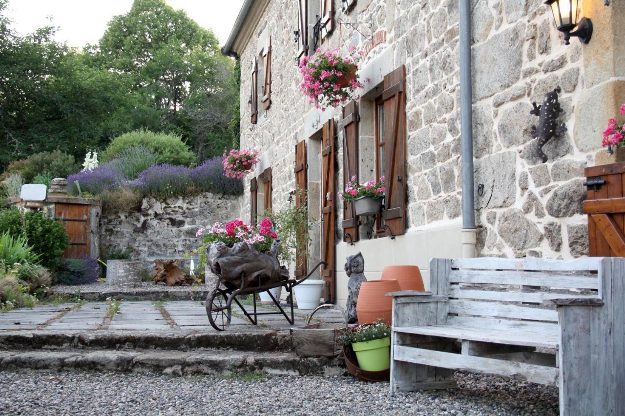 Bed and Breakfast La Belle Ame Saint-Priest-des-Champs Exterior foto