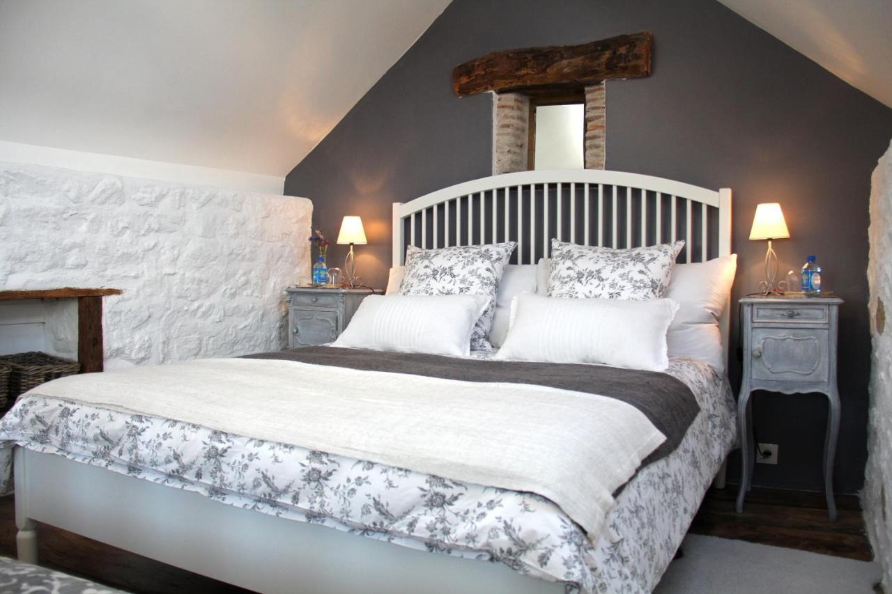 Bed and Breakfast La Belle Ame Saint-Priest-des-Champs Zimmer foto