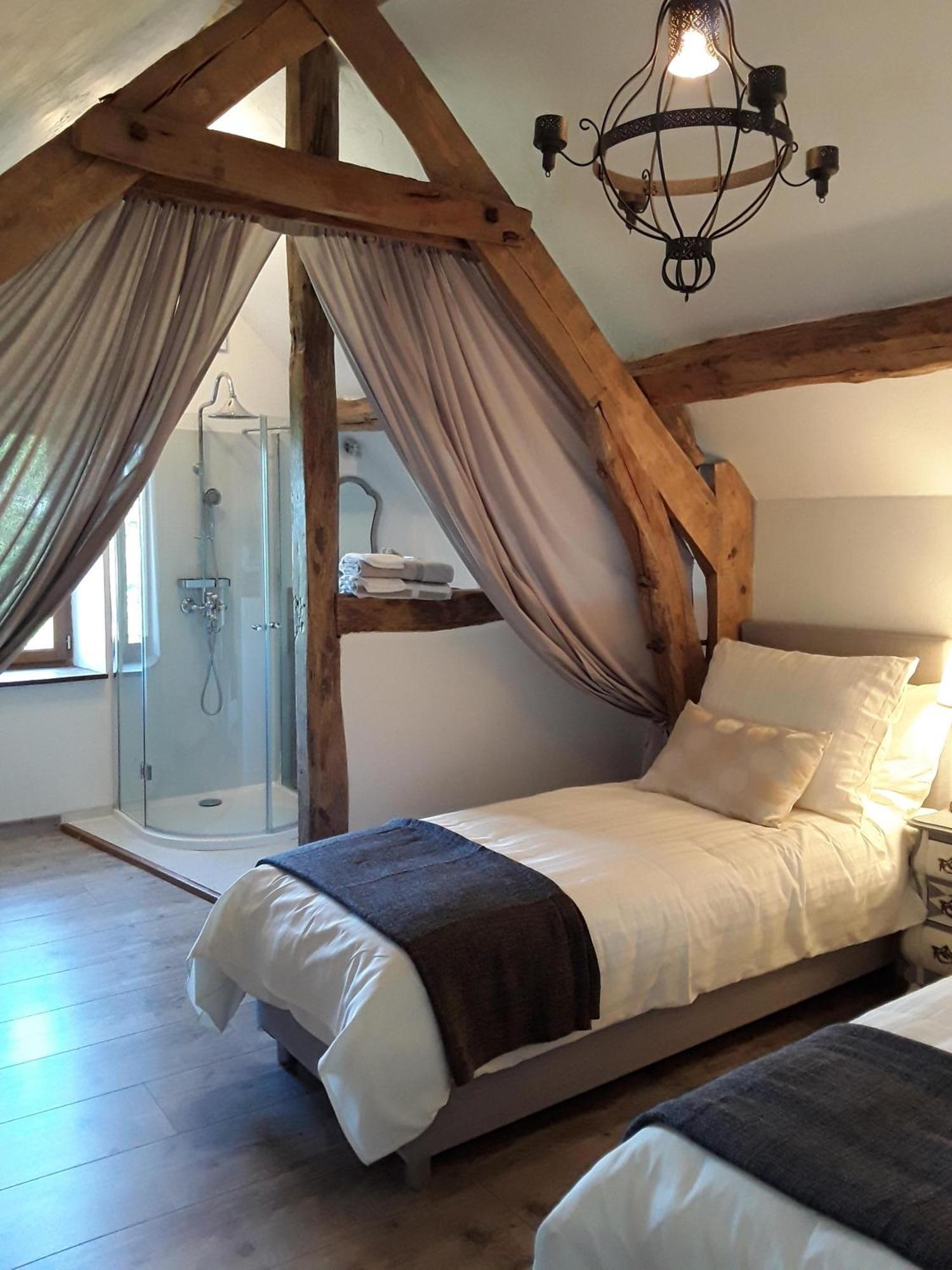 Bed and Breakfast La Belle Ame Saint-Priest-des-Champs Zimmer foto