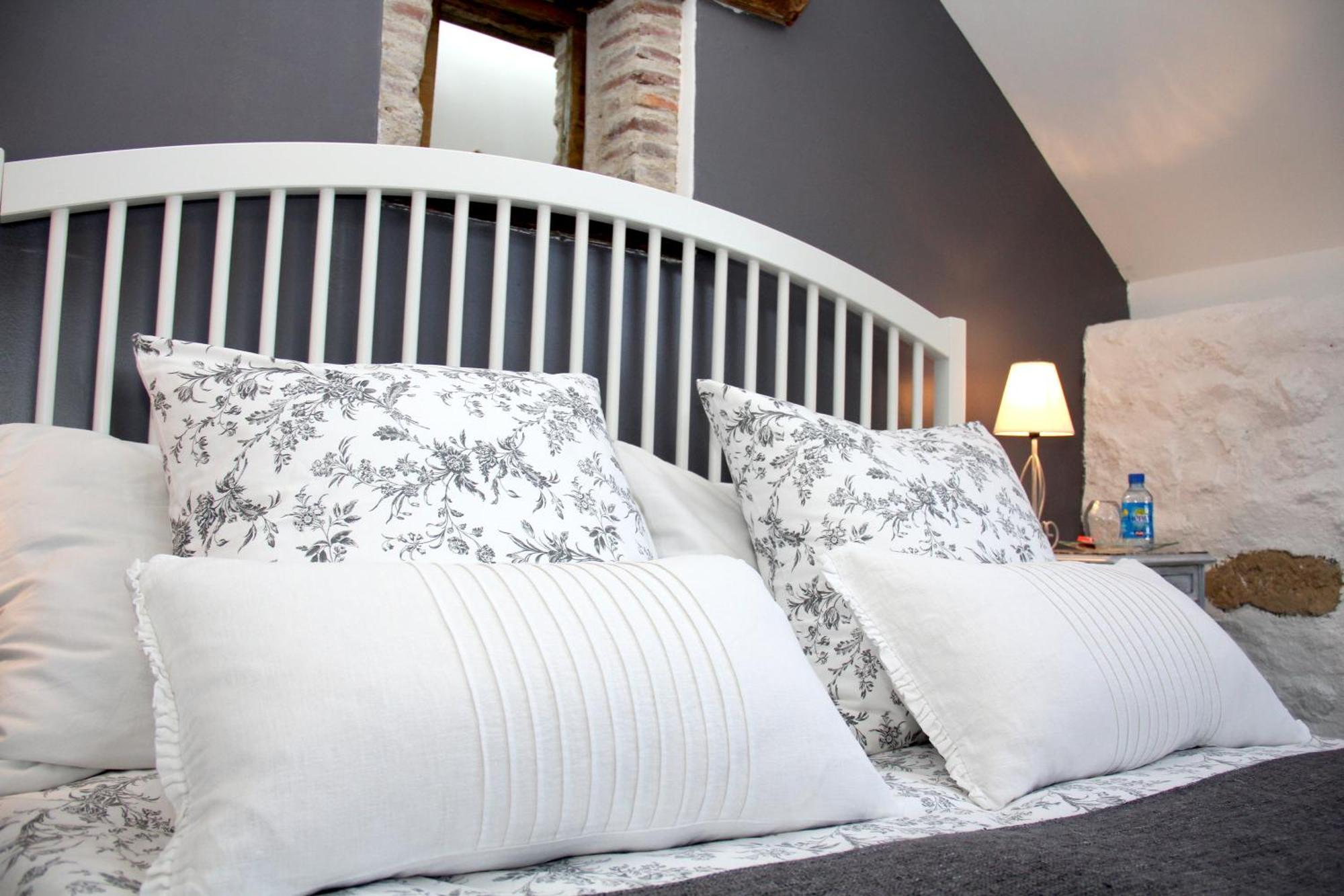 Bed and Breakfast La Belle Ame Saint-Priest-des-Champs Zimmer foto