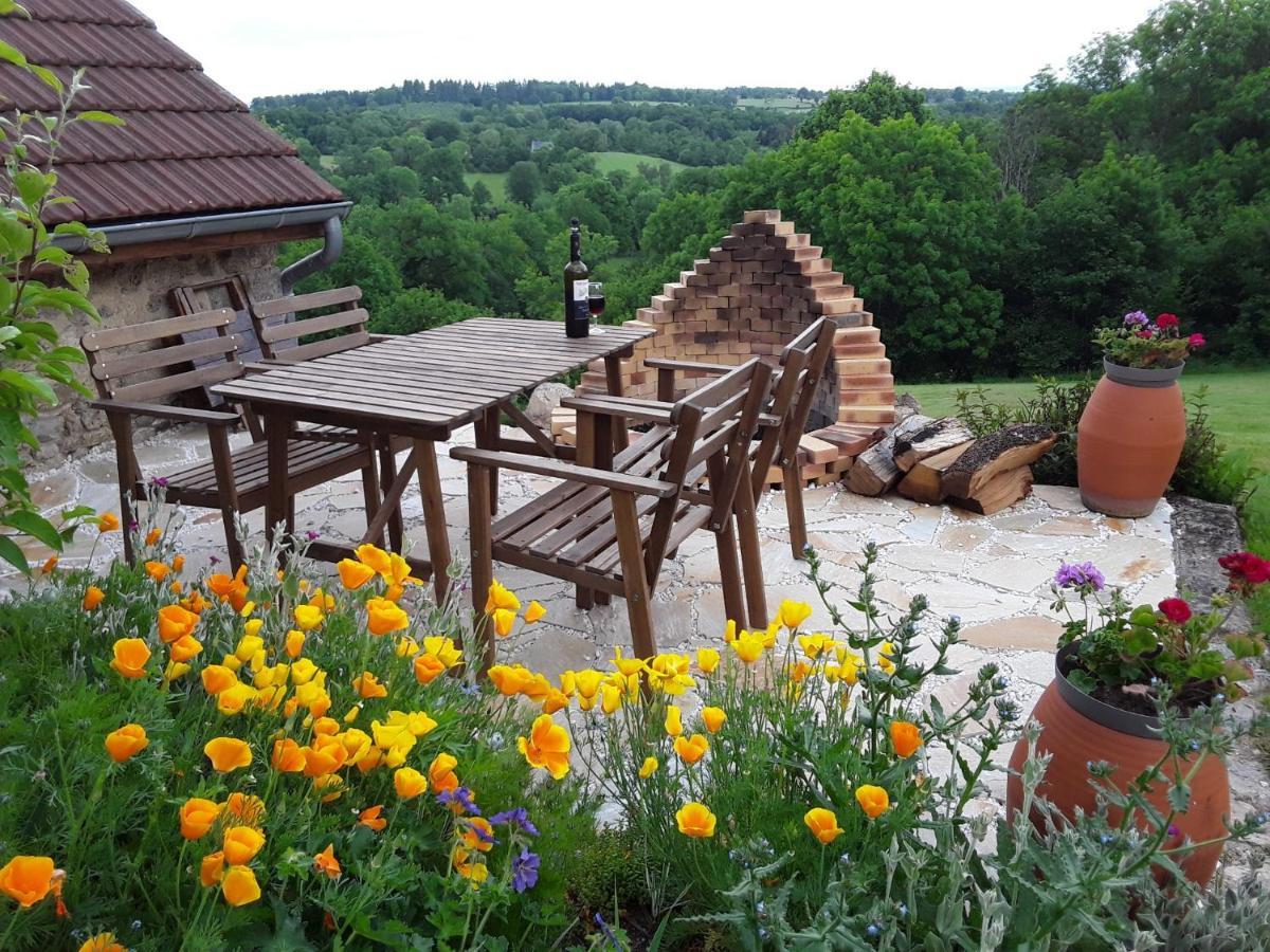 Bed and Breakfast La Belle Ame Saint-Priest-des-Champs Exterior foto